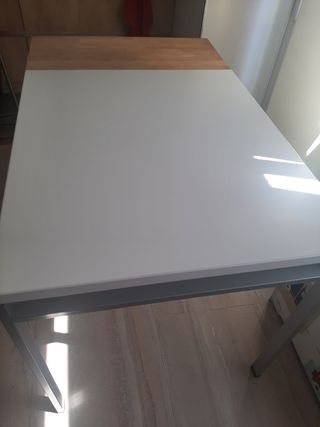 Mesa cocina resistente.