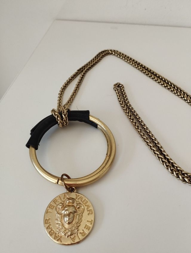 Colar marca Teria Yabar