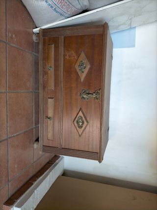 Baúl de madera antiguo