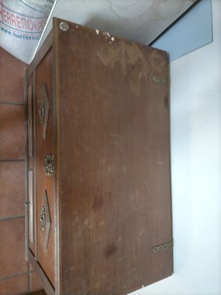 Baúl de madera antiguo