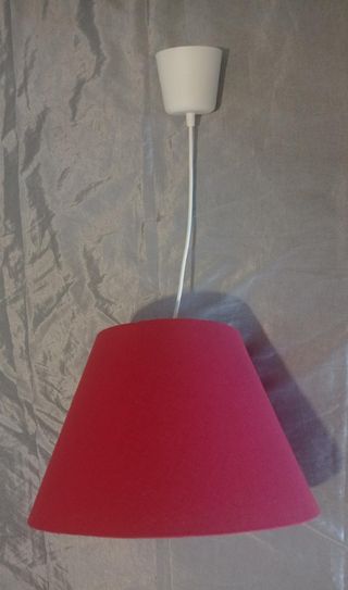 Pantalla ikea y cable para techo lámpara roja