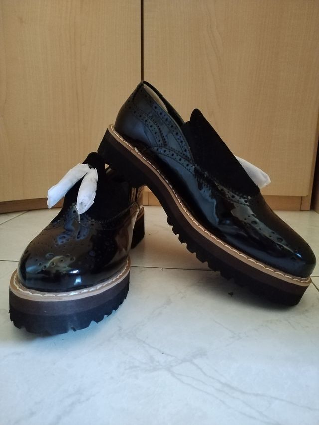 Mocasines mujer negros charol con plaforma