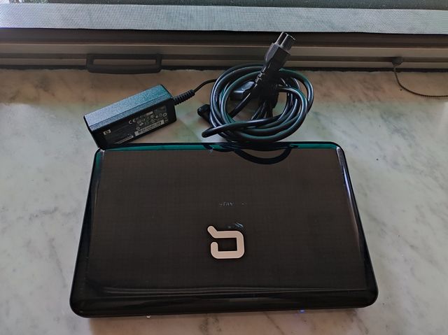 Computer Compaq Mini 700 con tastiera difettosa