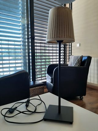DOS Lámparas de pie. Precio por las dos.