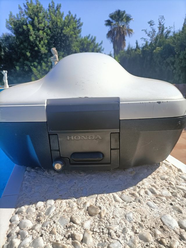 baúl honda integra 700