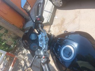 Suzuki bandit 650 negra