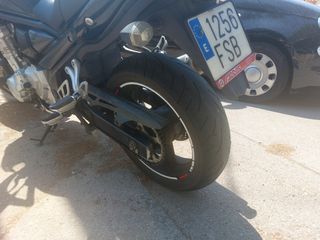 Suzuki bandit 650 negra