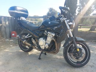 Suzuki bandit 650 negra