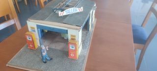 Taller maqueta coches más coche Seat 600