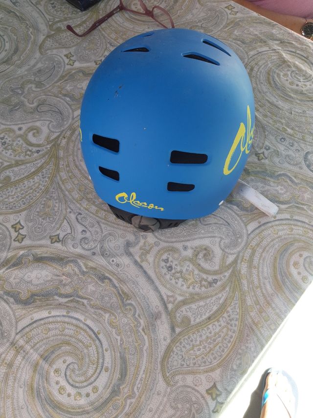 Casco patin