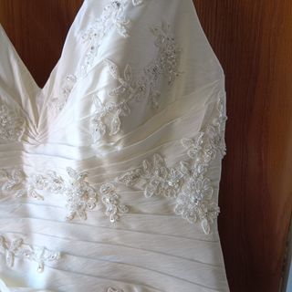 Vestido novia precioso color blanco marfil.