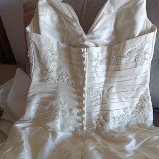 Vestido novia precioso color blanco marfil.