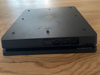 playstation 4 y cargador 