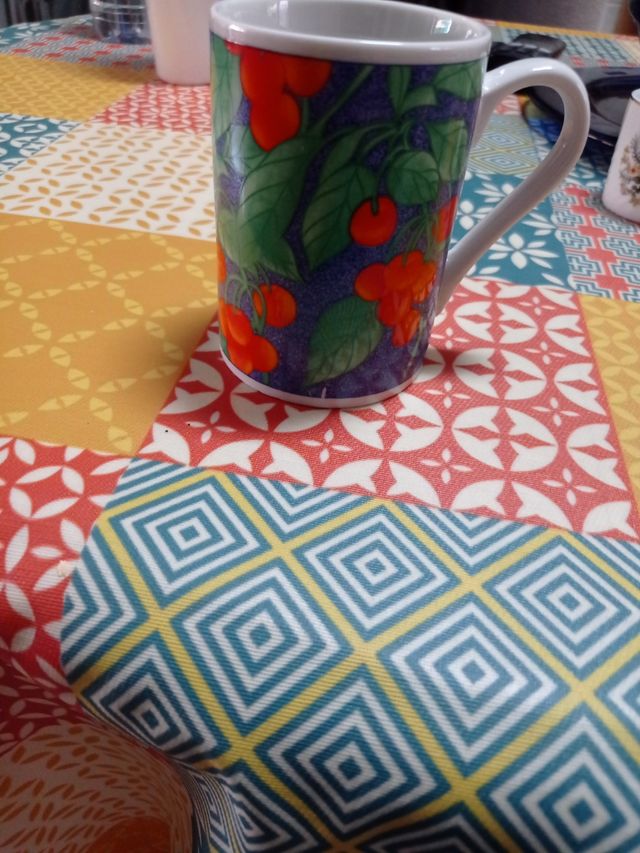 Taza desayuno cerezas