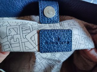 Bolso de piel azul marino de Gloria Ortiz