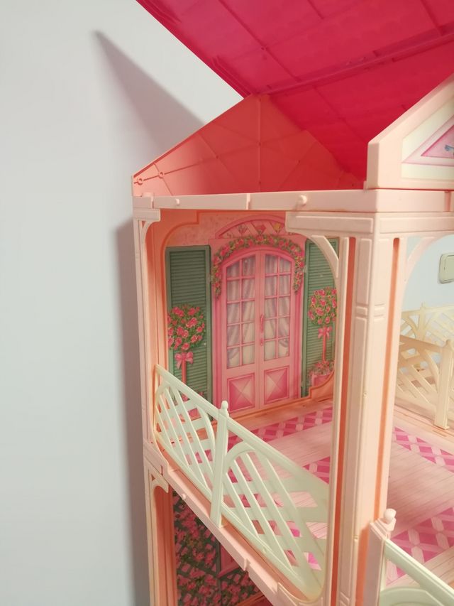 Mansão Barbie dos anos 90 em segunda mão durante 145 EUR em