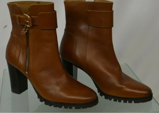 Botín marrón de cuero marca Massimo Dutti T-37