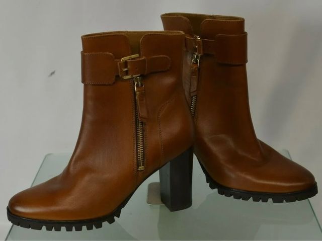 Botín marrón de cuero marca Massimo Dutti T-37