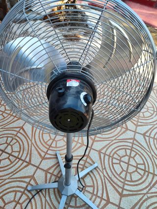 Ventilador de pie metalwork