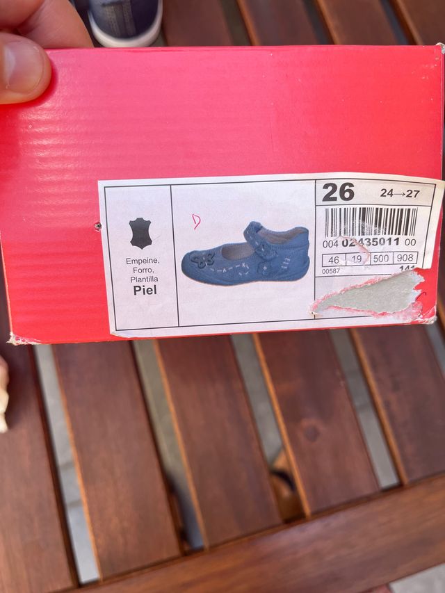 Zapatos Naf Naf. Piel. 26