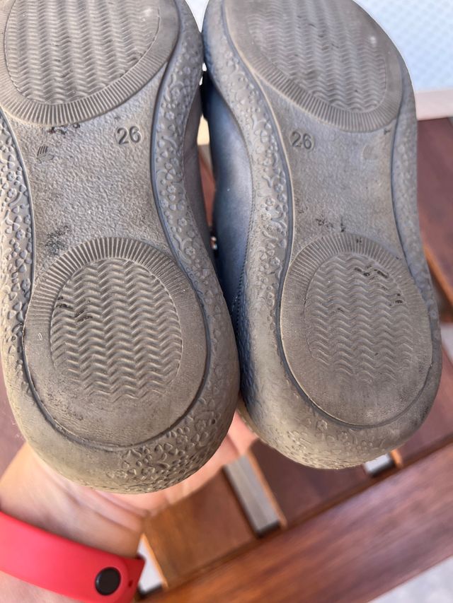 Zapatos Naf Naf. Piel. 26