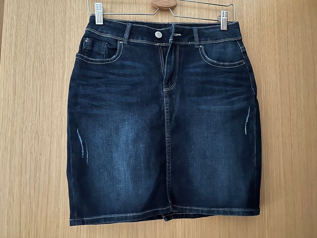 Falda vaquera por estrenar T-38.