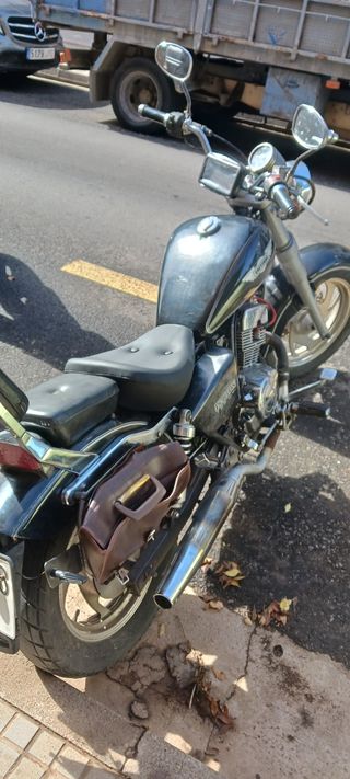 Moto estilo custom 125