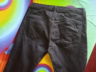 PANTALÓN VAQUERO NEGRO NUEVO. TALLA M (40)