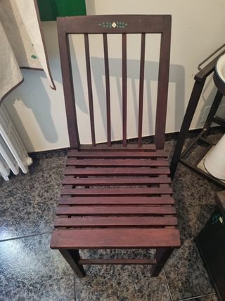 Cama cuna y silla antiguos restaurados