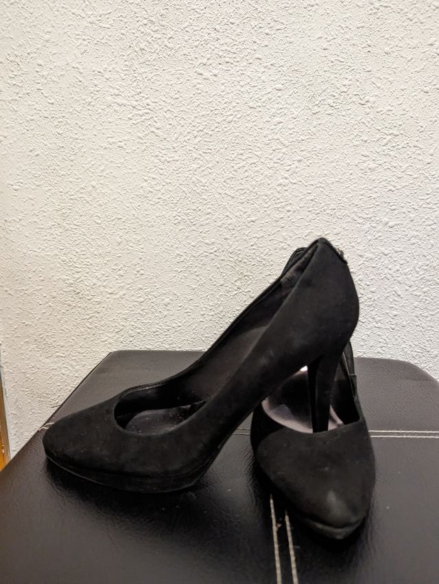 Zapatos de tacón terciopelo negro GUESS