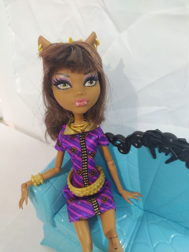 Clawdeen Wolf + coffin bean
