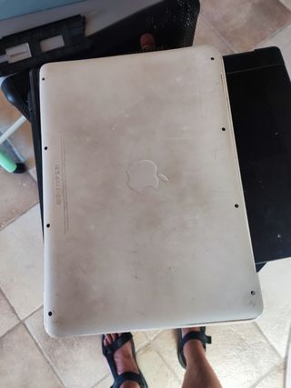 Apple MacBook