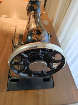 mesilla de madera, con ruedas, con cajon