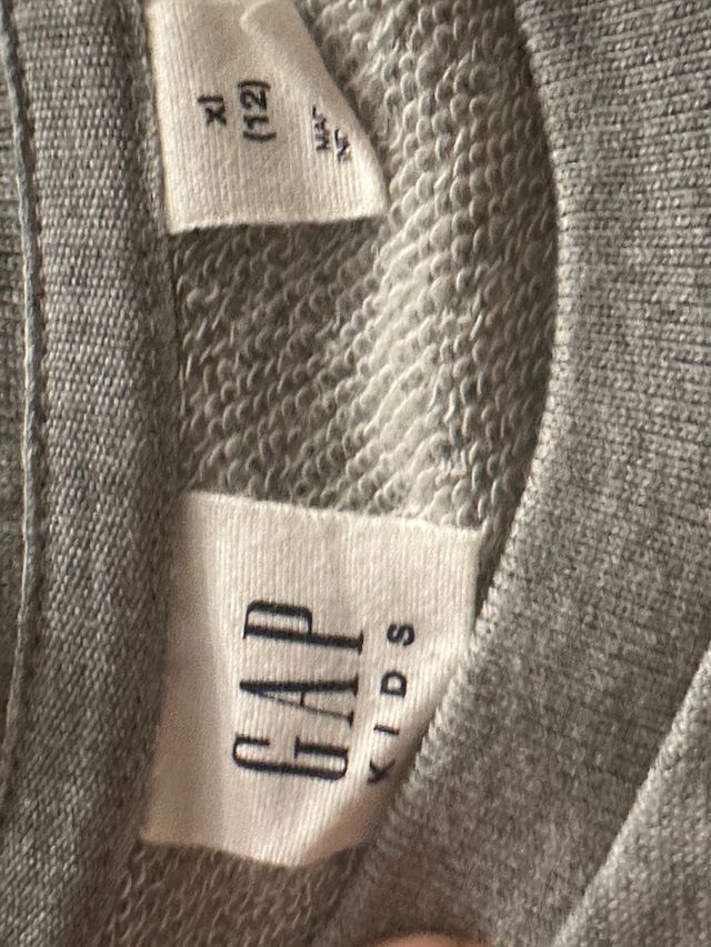 Vestido chandalero con estrellas de colores