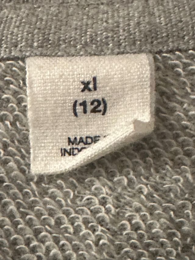 Vestido chandalero con estrellas de colores