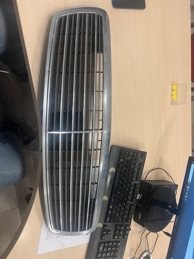 rejilla delantera mercedes benz clase E