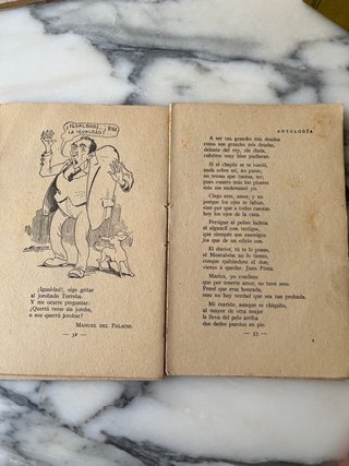 Antiguo libro de poesia