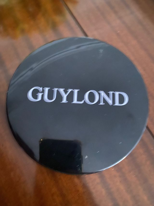 Gran sombra de ojos marca Guylond