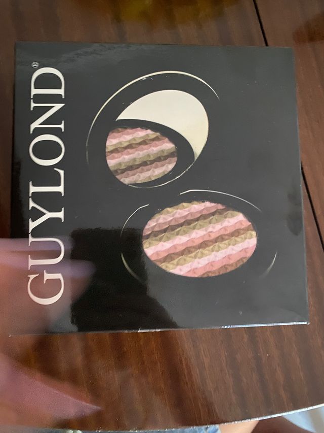 Gran sombra de ojos marca Guylond