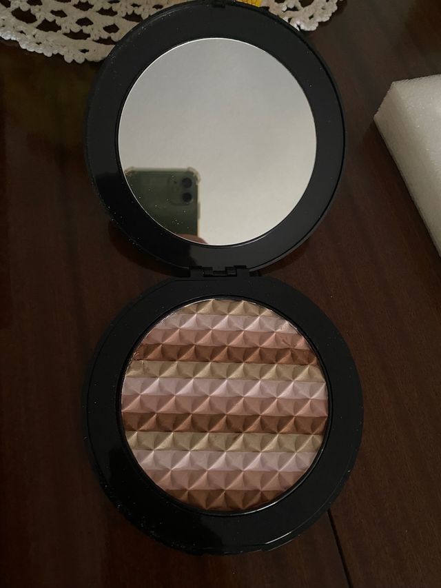 Gran sombra de ojos marca Guylond