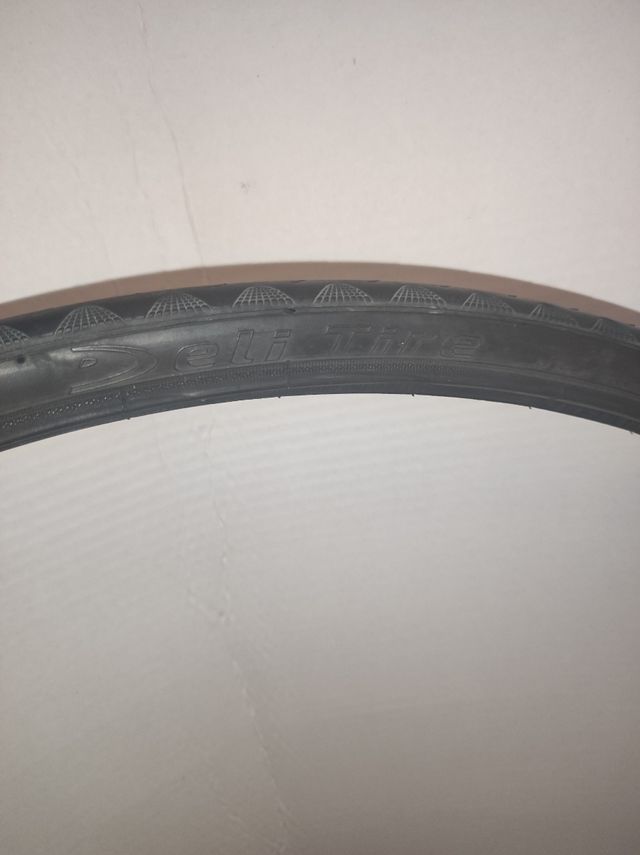 Cubierta carrera 700x28c eli Tire