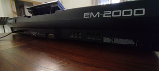 Teclado Roland Workstation EM-2000