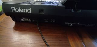 Teclado Roland Workstation EM-2000