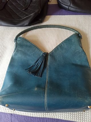 Dos bolsos piel uno salvador bachiller