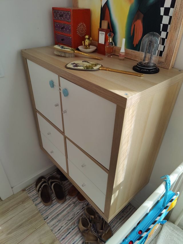 Mueble IKEA kallax con puertas y cajones de segunda mano por 50 EUR en
