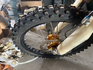 Llantas enduro + neumáticos y mouse michelin