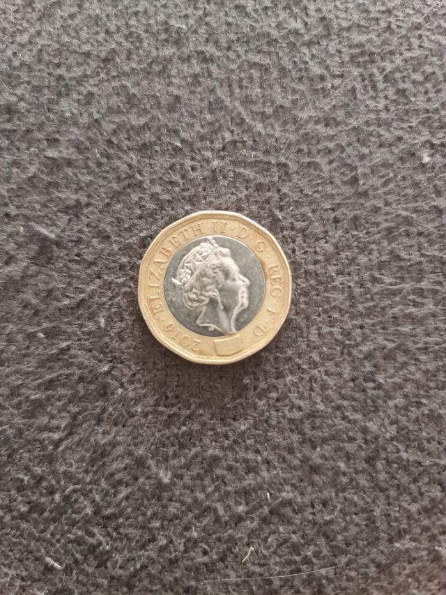 Moneda Isabel II 2016 12 lados