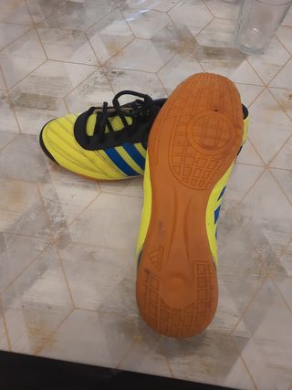 Botas futbol sala 41 ADIDAS (2 USOS)