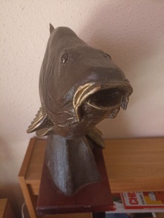 Figura pez carpa grande