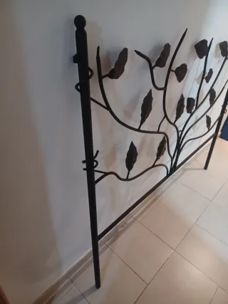 Cabecero de forja